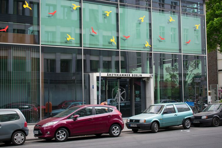 Fluchtwegsbeschilderungen in der Ärztekammer Berlin